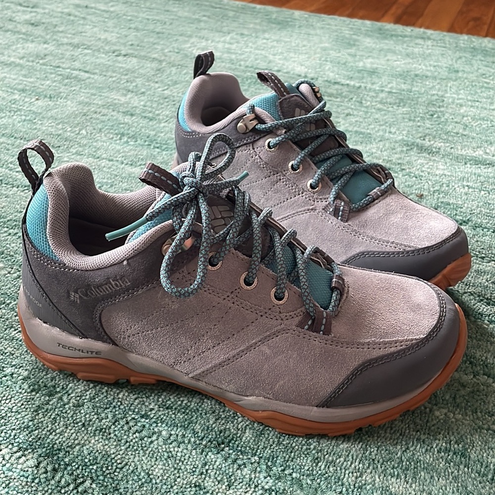 NWT Columbia Mount Carmel low waterproof hiking boots